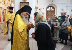 Старец Илий на архиерейском богослужении в Петропавловском храме 