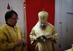 Божественная литургия в Петропавловском храме