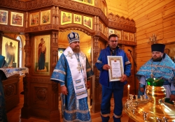Освящение храма в честь &quot;Казанской&quot; иконы Божией Матери в Новом Порту. Первая Божественная литургия