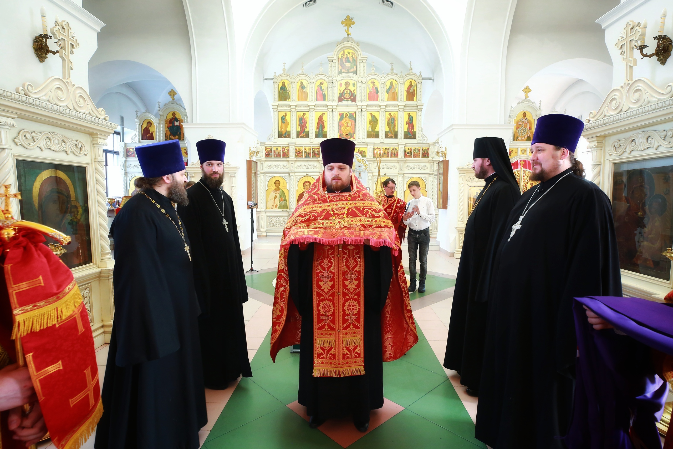 Вечерня в день пасхи