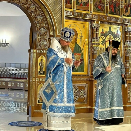 Архиепископ Николай совершил утреню с чтением Акафиста Пресвятой Богородице