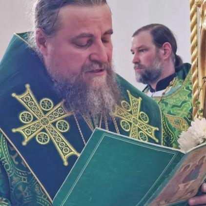 Архиепископ Николай возглавил богослужения Святой Троицы