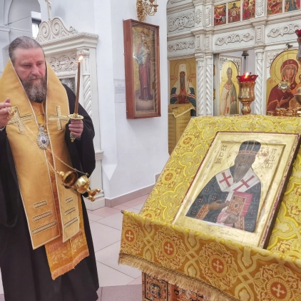 Архиепископ Николай молился за литургией в день памяти Собора Сибирских святых