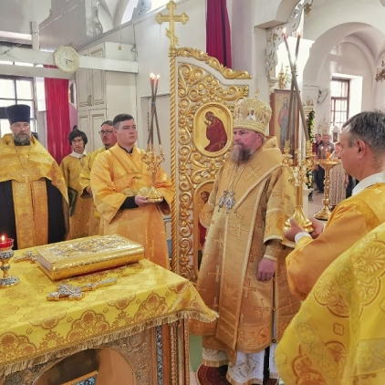 Торжественное архиерейское служение в Петропавловском храме