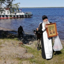 Иерей Андрей Нищета в рыбацких поселках Приуральского района