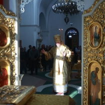 Архиерейское богослужение в Петропавловском храме в день Петра и Февронии