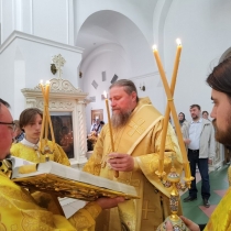 Управляющий епархией возглавил Всенощное бдение в Петропавловском храме