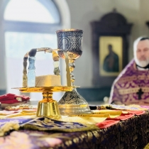  В Неделю 2-ю Великого поста владыка Феодосий совершил Литургию в Ноябрьске 