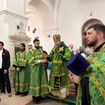 Архиерейское служение в канун праздника Пятидесятницы