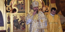 Божественная литургия во главе с архиепископом Николаем