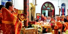Пасхальное богослужение в храме преподобного Серафима Саровского
