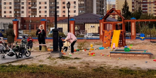 На территории Богоявленского собора построена детская площадка