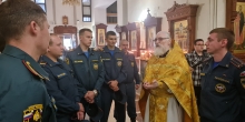 В г. Ноябрьск для сотрудников МЧС отслужили молебен перед иконой "Неопалимая Купина".