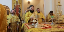 Божественная литургия в храме Серафима Саровского