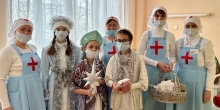 Сестры милосердия и маленькие прихожане г. Ноябрьск, посетили больницу и пожилых людей.