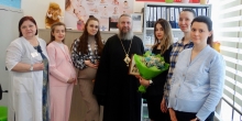 Владыка Феодосий, Епископ Ноябрьский посетил школу для будущих мам