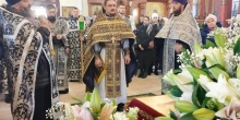 Вынос плащаницы на Архиерейском подворье г. Новый Уренгой