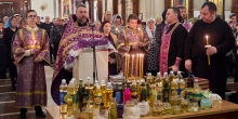 В воскресенье в храме Архистратига Михаила прошло Таинство Соборования