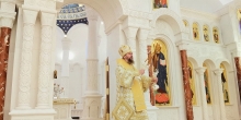 Викарный архиерей совершил литургию в Преображенском соборе