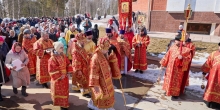 Праздничные богослужения в Ноябрьске возглавили Архиепископ Николай