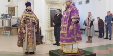 Управляющий епархией совершил литургию в Петропавловском храме
