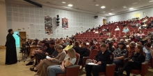 Священнослужитель выступил на родительском собрании в Ноябрьске