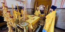 Архипастырский визит в Новый Уренгой. Литургия в Богоявленском храме