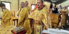 Литургия в приспособленном помещении на Архиерейском подворье